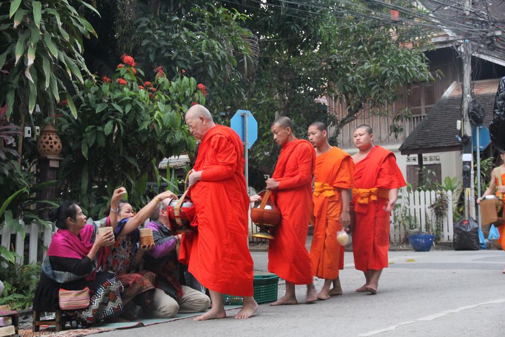 Wisdom Laos Hotel Луанг Прабанг Екстериор снимка