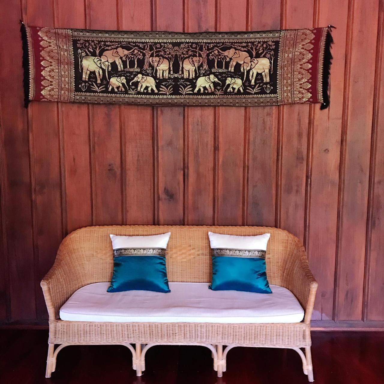 Wisdom Laos Hotel Луанг Прабанг Екстериор снимка