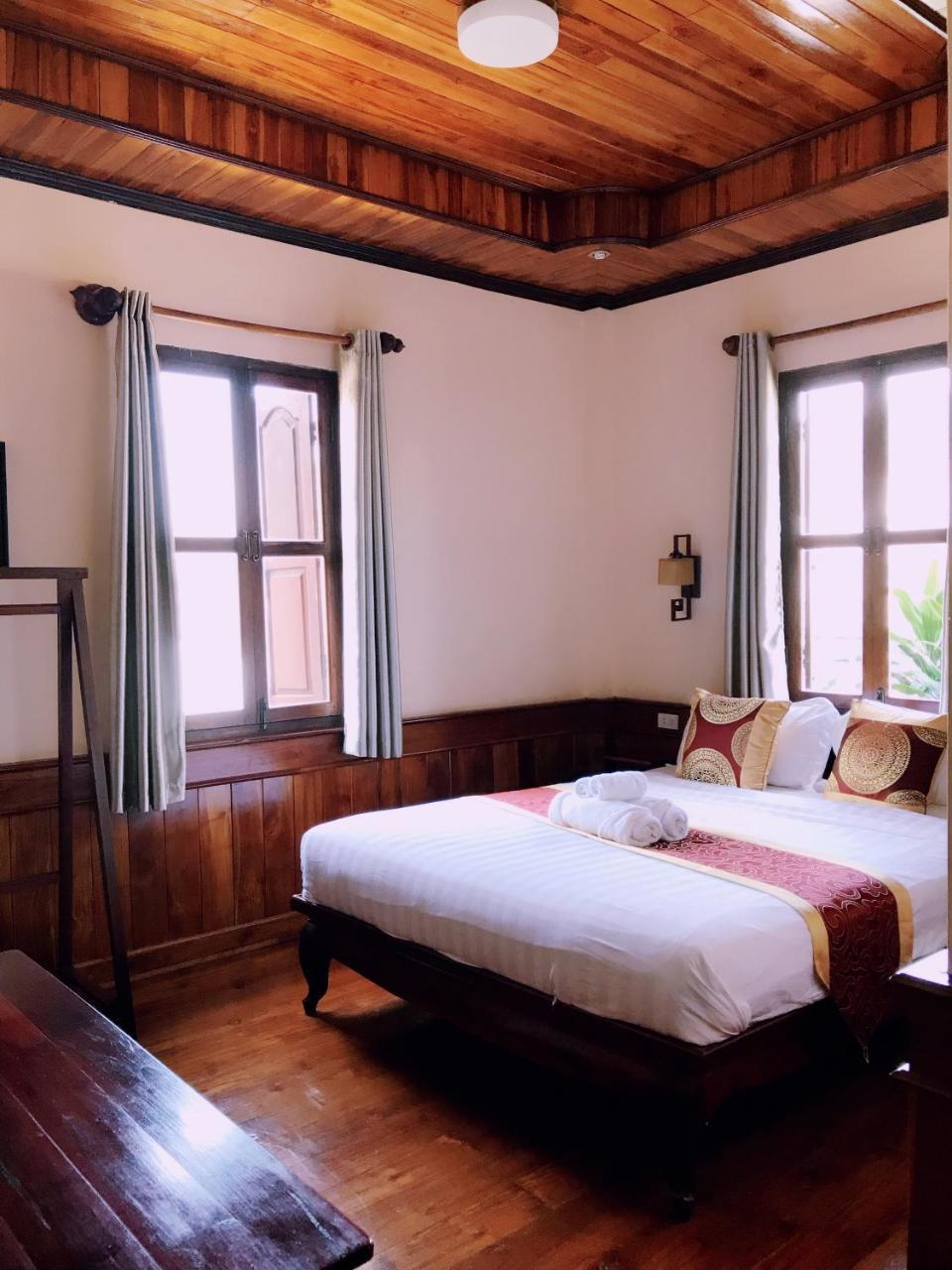 Wisdom Laos Hotel Луанг Прабанг Екстериор снимка